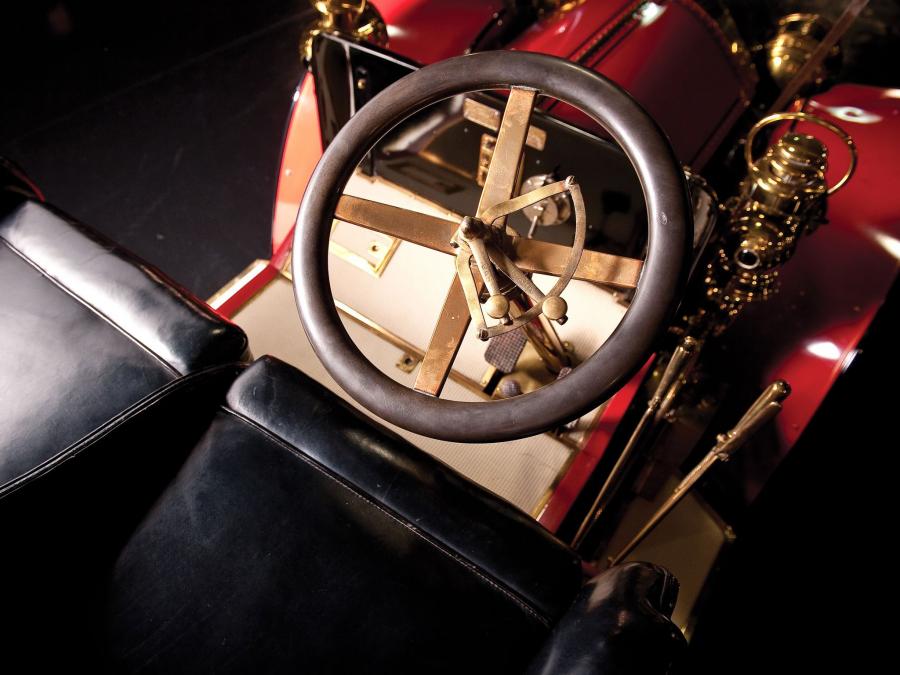 Интерьер Locomobile Model E Touring 1907 года  (фото 2 из 10)